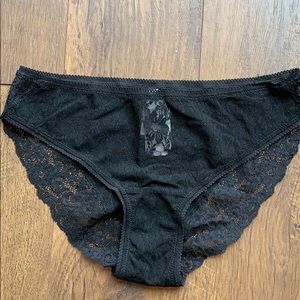 Soma embraceable all over lace cheeky bikini